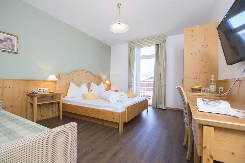Hotel Kronplatz Valdaora Esterno foto