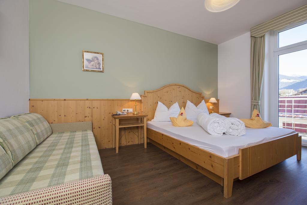 Hotel Kronplatz Valdaora Esterno foto