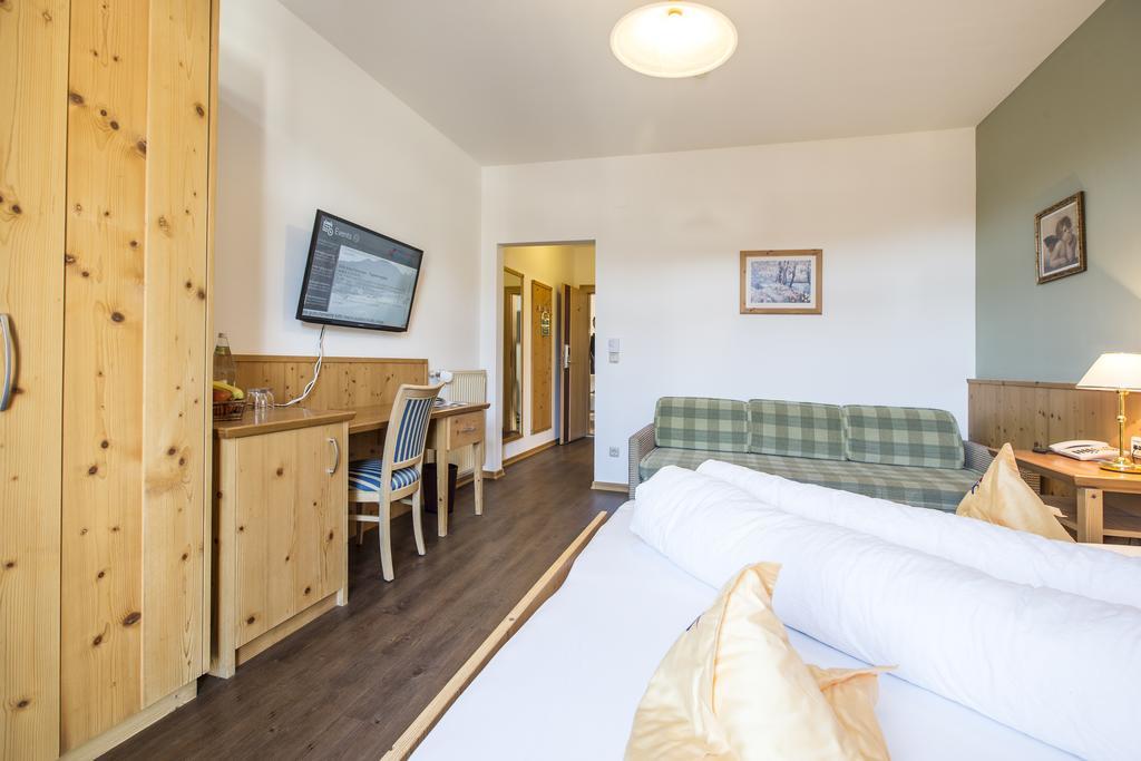 Hotel Kronplatz Valdaora Esterno foto