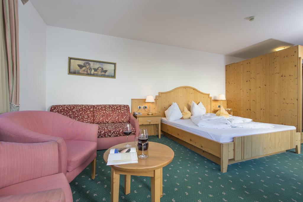 Hotel Kronplatz Valdaora Esterno foto
